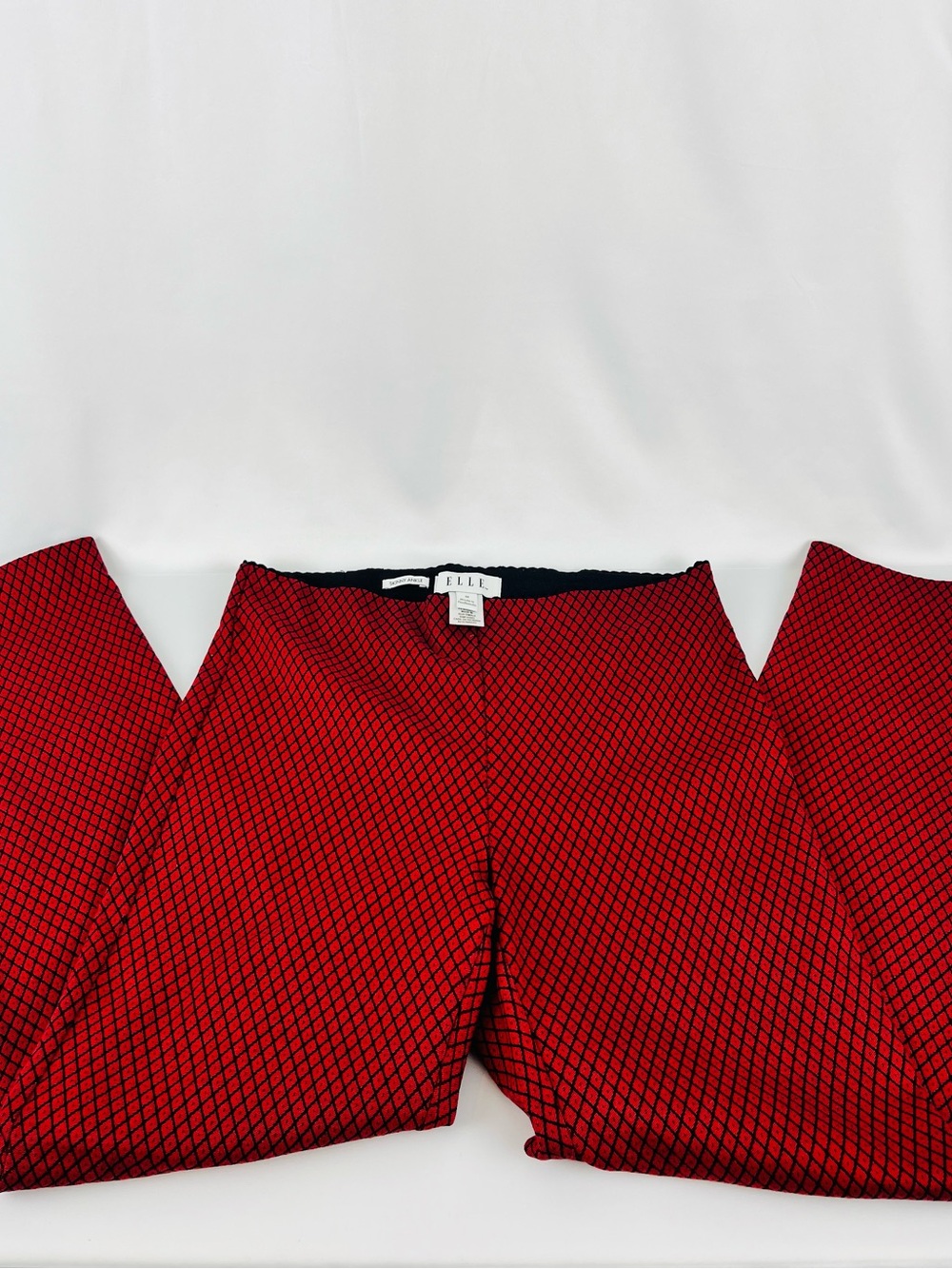ELLE Geometric Diamond Pattern Pull-On Ankle Pants High Waisted Black Red Size M